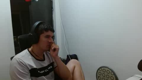 Snapshot of miaou_miaou chatting on 27, 4, 2026 miaou_miaou online show from 27, 4, 2026