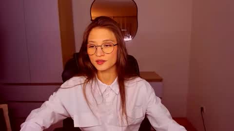 Mia online show from 7, 2, 2026