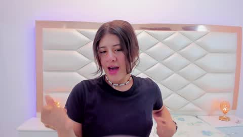 Sweetie Mia online show from 17, 1, 2025