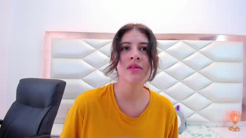 Sweetie Mia online show from 28, 1, 2025