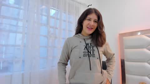 Sweetie Mia online show from 29, 1, 2025