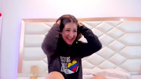 Sweetie Mia online show from 19, 2, 2025