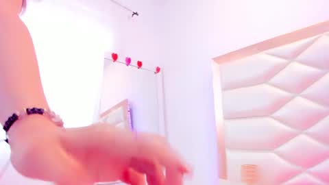 Sweetie Mia online show from 25, 2, 2025