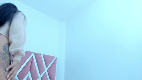 Mia Quevedo online show from 4, 10, 2025