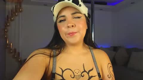 MiaHancock online show from 17, 1, 2025