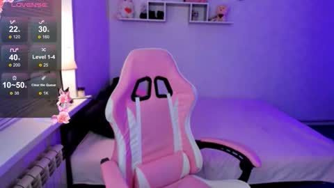 Mia  online show from 22, 10, 2025