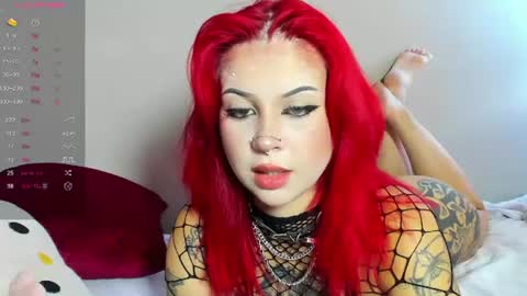 Snapshot of miash1ne chatting on 4, 7, 2026 mia and mary online show from 4, 7, 2026