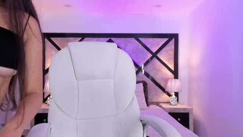 Snapshot of miasilverr chatting on 9, 12, 2024 Mia online show from 9, 12, 2024