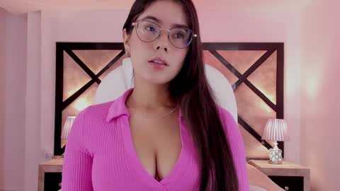 Snapshot of miasilverr chatting on 4, 1, 2025 Mia online show from 4, 1, 2025