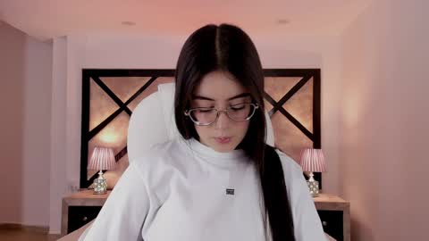 Snapshot of miasilverr chatting on 28, 1, 2025 Mia online show from 28, 1, 2025