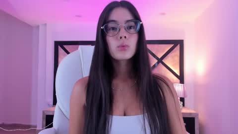 Snapshot of miasilverr chatting on 25, 2, 2025 Mia online show from 25, 2, 2025