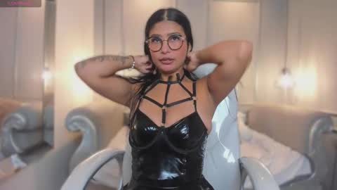 Mia  online show from 21, 2, 2026