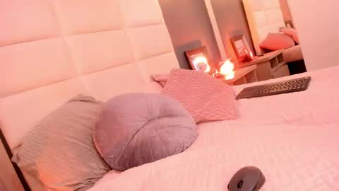 Mia online show from 6, 3, 2025