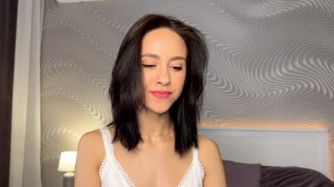 Mia online show from 2, 4, 2026