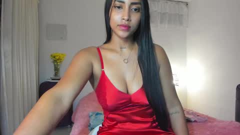 Snapshot of miavelvet_22 chatting on 25, 2, 2025 Mia Velvet online show from 25, 2, 2025