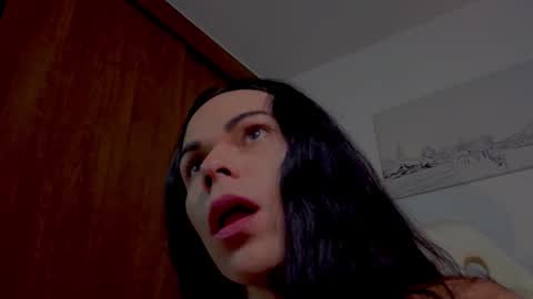 Mia online show from 4, 10, 2025