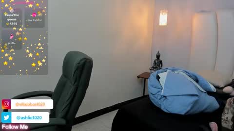 Mia Villalobos online show from 26, 10, 2025