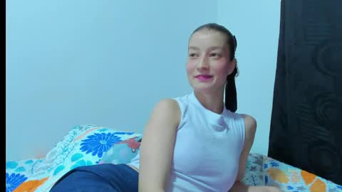  Chloe  online show from 16, 4, 2026