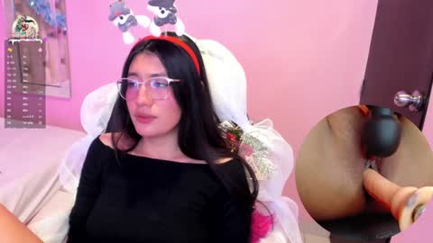Snapshot of miavoss_ chatting on 31, 12, 2024 mia online show from 31, 12, 2024