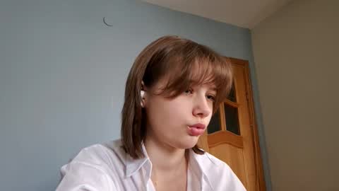Snapshot of micasulejmanovski chatting on 5, 10, 2025 Luna online show from 5, 10, 2025