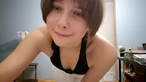 Snapshot of micasulejmanovski chatting on 6, 10, 2025 Luna online show from 6, 10, 2025