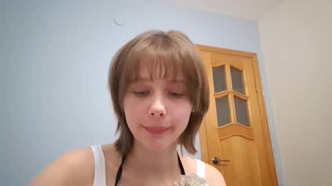 Snapshot of micasulejmanovski chatting on 13, 10, 2025 Luna online show from 13, 10, 2025