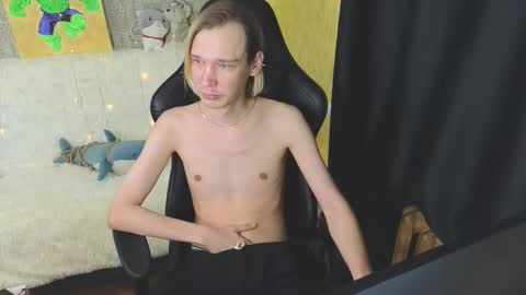 Snapshot of michael_danymans chatting on 9, 10, 2025 Michael online show from 9, 10, 2025