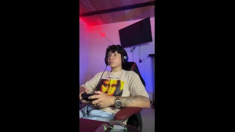 Snapshot of michael_kendall0 chatting on 24, 2, 2025 michael independent model online show from 24, 2, 2025