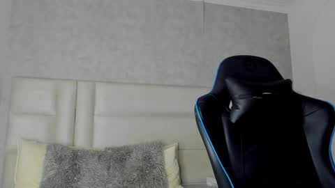 Snapshot of michael_reinolds chatting on 24, 10, 2025 Michael online show from 24, 10, 2025