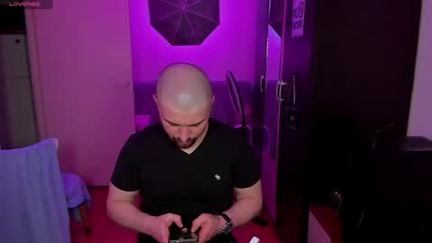 Snapshot of michael_wolfborn chatting on 7, 4, 2026 Michael online show from 7, 4, 2026