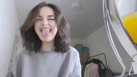 Snapshot of michaelarroyano chatting on 17, 11, 2025 Ellie online show from 17, 11, 2025