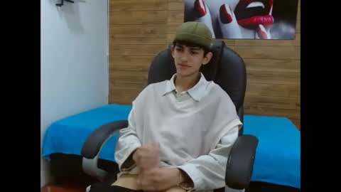 Snapshot of michaelkoiv chatting on 5, 12, 2025 michaelkoiv online show from 5, 12, 2025