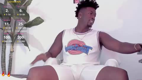 Snapshot of michaell_james chatting on 2, 12, 2025 Michaell online show from 2, 12, 2025