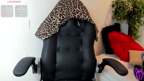 Snapshot of michel_lopez18 chatting on 9, 9, 2025 michel_lopez18 online show from 9, 9, 2025