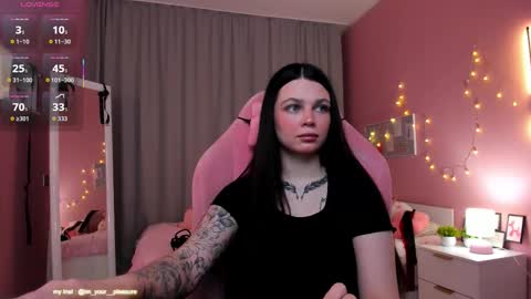 Snapshot of michela_fruet chatting on 30, 11, 2025 Kate online show from 30, 11, 2025