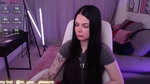 Snapshot of michela_fruet chatting on 4, 12, 2025 Kate online show from 4, 12, 2025