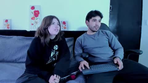 Snapshot of michelandchris chatting on 27, 11, 2025 MichelandChris online show from 27, 11, 2025