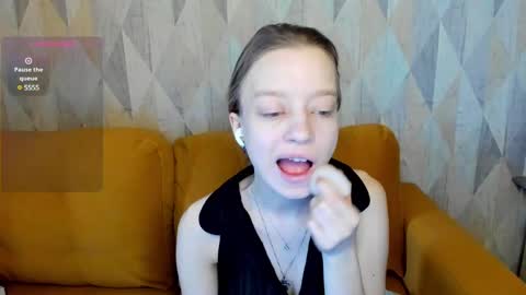 Snapshot of michelle_blond chatting on 20, 2, 2025 michelle_blond online show from 20, 2, 2025