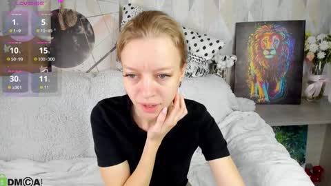 Snapshot of michelle_blond chatting on 29, 9, 2025 michelle_blond online show from 29, 9, 2025
