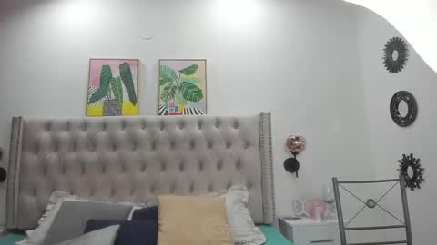 Snapshot of michelle_bran chatting on 8, 3, 2025 michelle bran online show from 8, 3, 2025