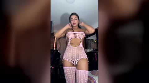 MICHELLE DE LA TORRE online show from 25, 2, 2026