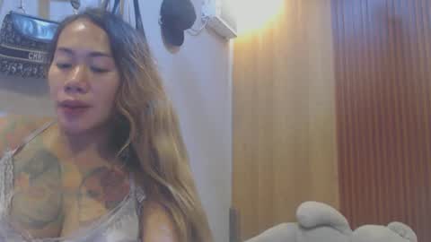 michelle_ux online show from 26, 11, 2025