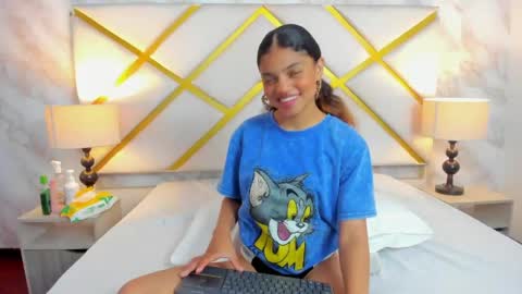 Snapshot of michellebronx chatting on 2, 6, 2026 michellebronx online show from 2, 6, 2026