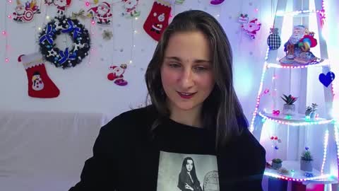 Snapshot of michellee11 chatting on 21, 12, 2024 Michel online show from 21, 12, 2024