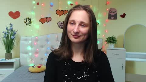 Snapshot of michellee11 chatting on 5, 3, 2025 Michel online show from 5, 3, 2025