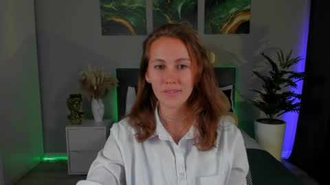 Snapshot of michelleortis chatting on 4, 12, 2024 MichelleOrtis online show from 4, 12, 2024