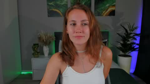 Snapshot of michelleortis chatting on 4, 12, 2024 MichelleOrtis online show from 4, 12, 2024