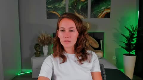Snapshot of michelleortis chatting on 5, 12, 2024 MichelleOrtis online show from 5, 12, 2024