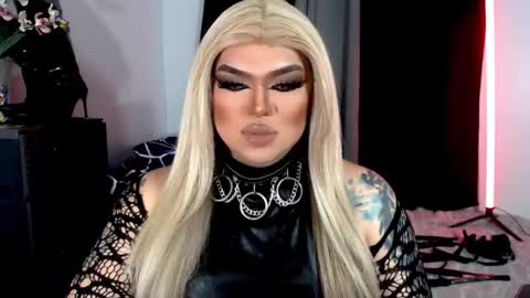 Snapshot of michellevixen921 chatting on 2, 11, 2025 Michelle online show from 2, 11, 2025