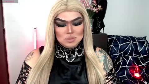 Snapshot of michellevixen921 chatting on 14, 11, 2025 Michelle online show from 14, 11, 2025